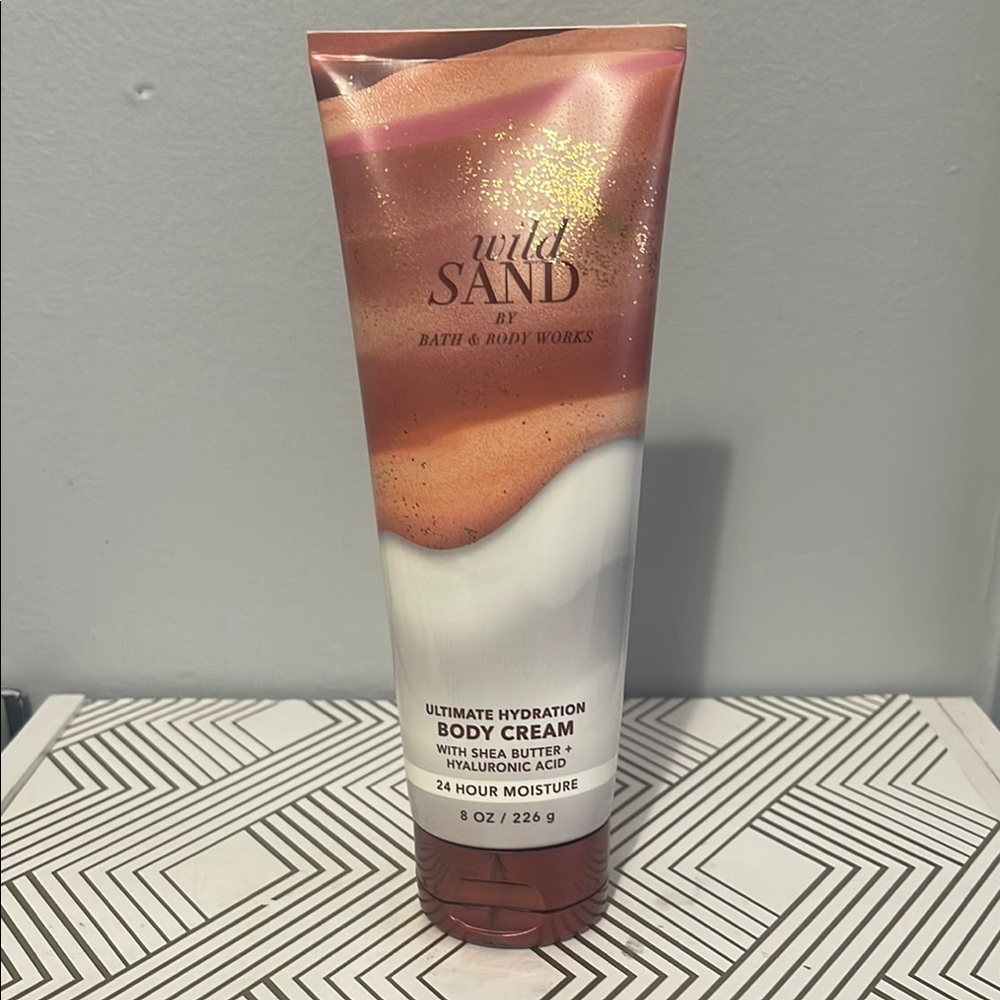Bath & Body Works Wild Sand Body Cream - Gold and White
